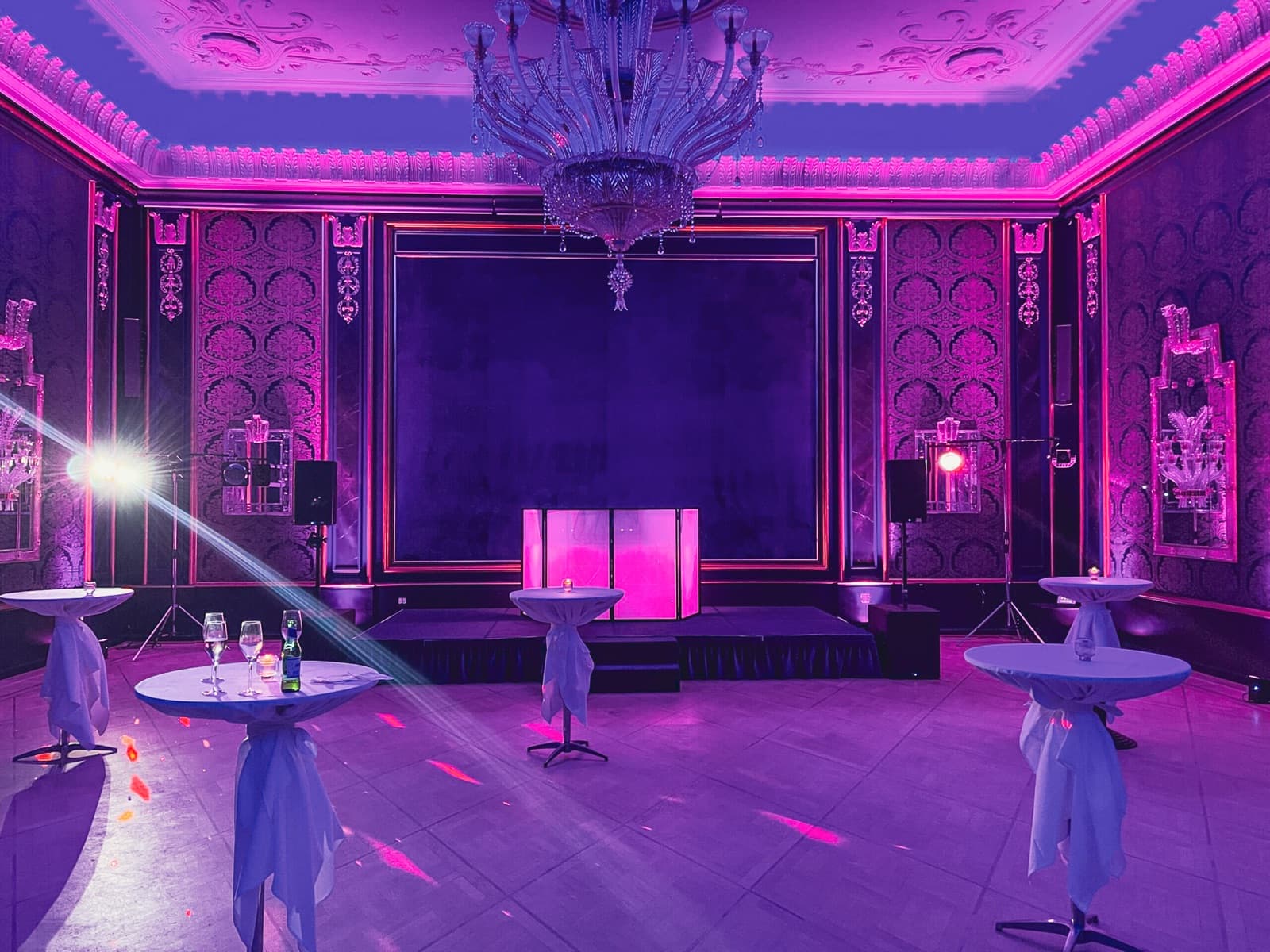 Julebord teknikk – lyd, lys og scene til bedriftsfester i Oslo